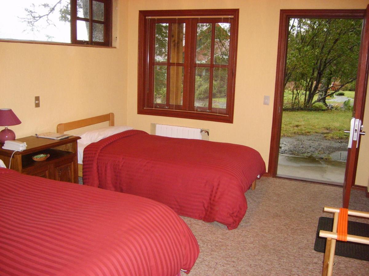 Yan Kee Way Lodge Bungalow Puerto Varas Exteriör bild