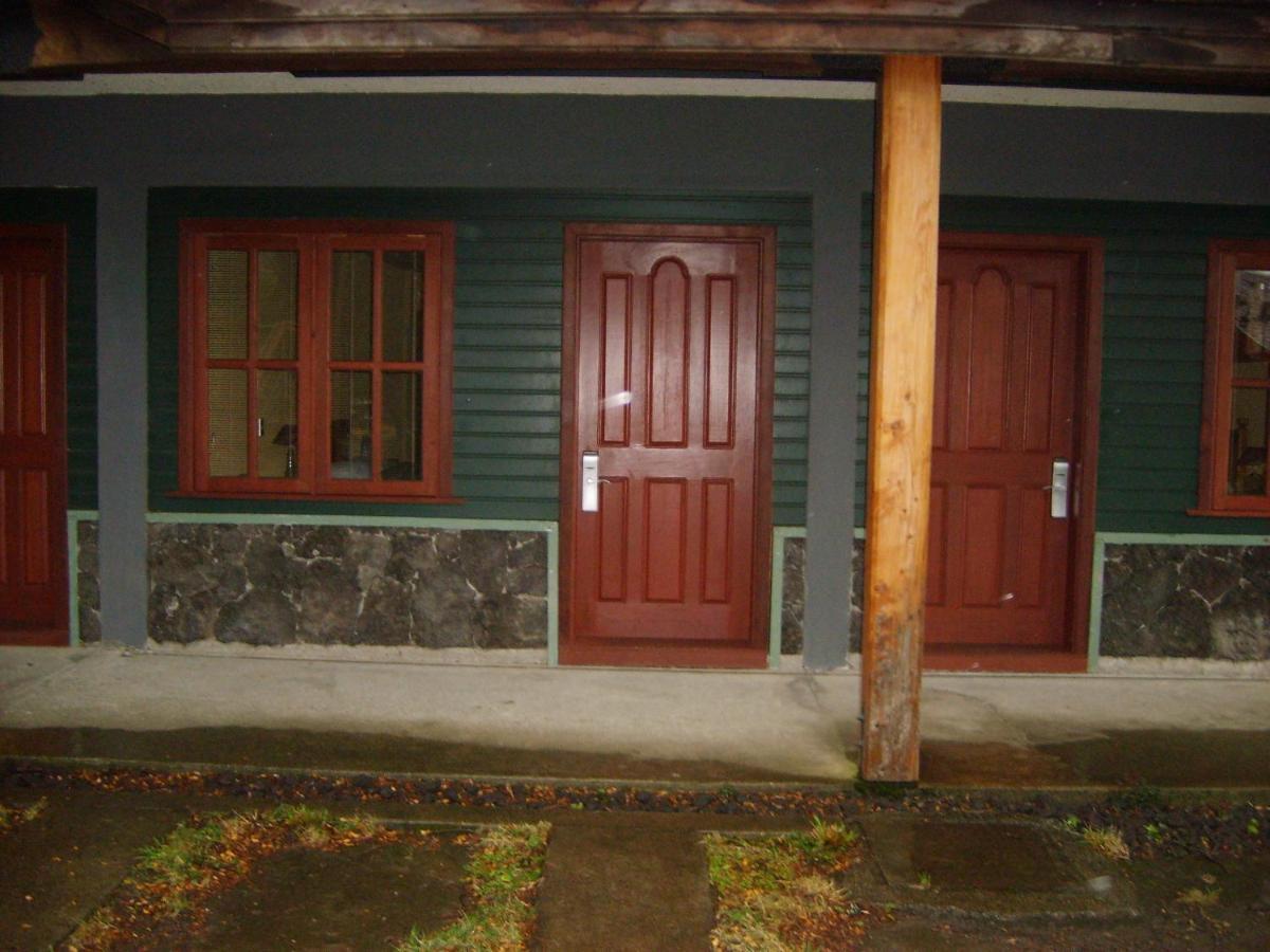 Yan Kee Way Lodge Bungalow Puerto Varas Exteriör bild