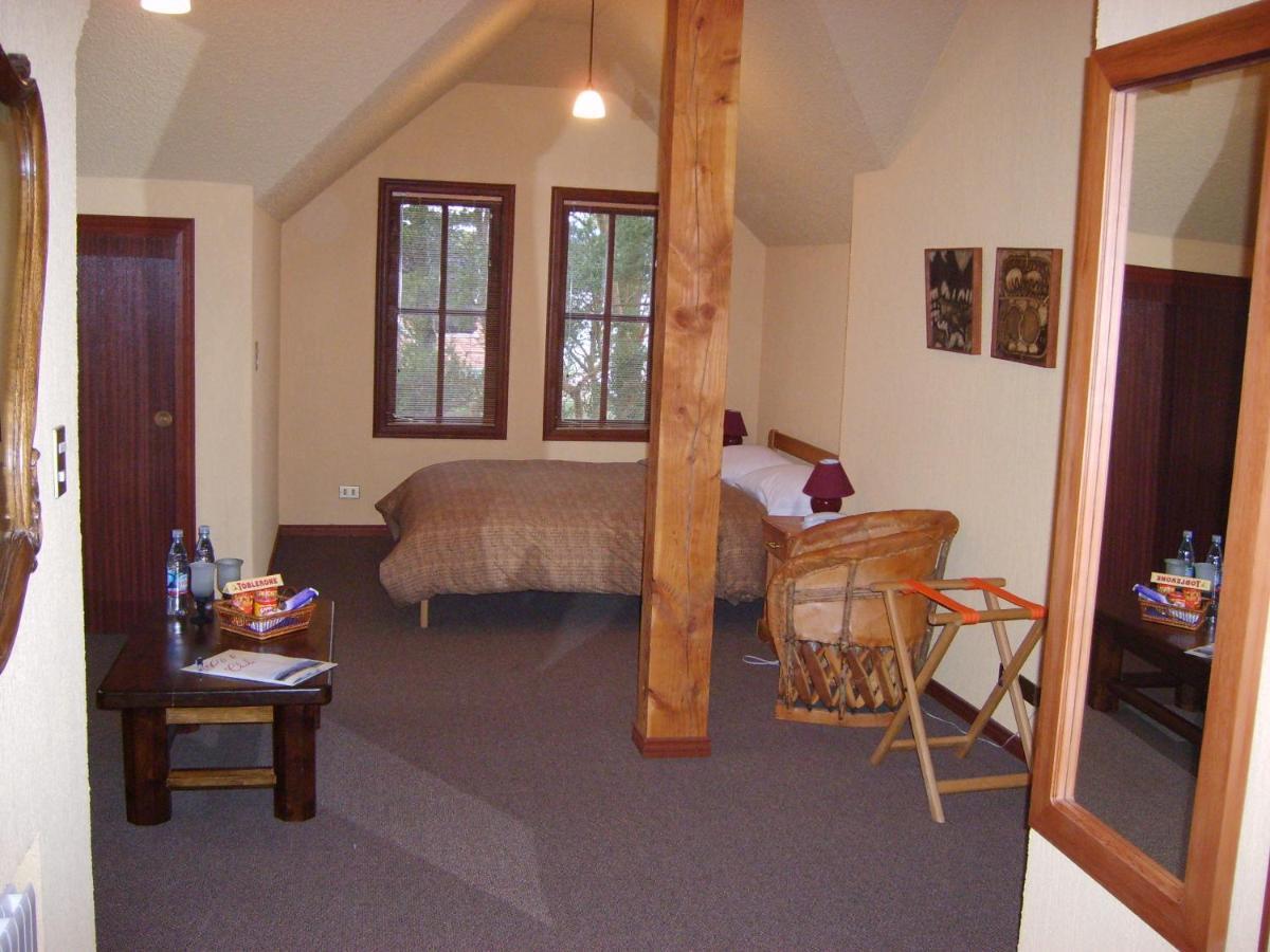 Yan Kee Way Lodge Bungalow Puerto Varas Exteriör bild