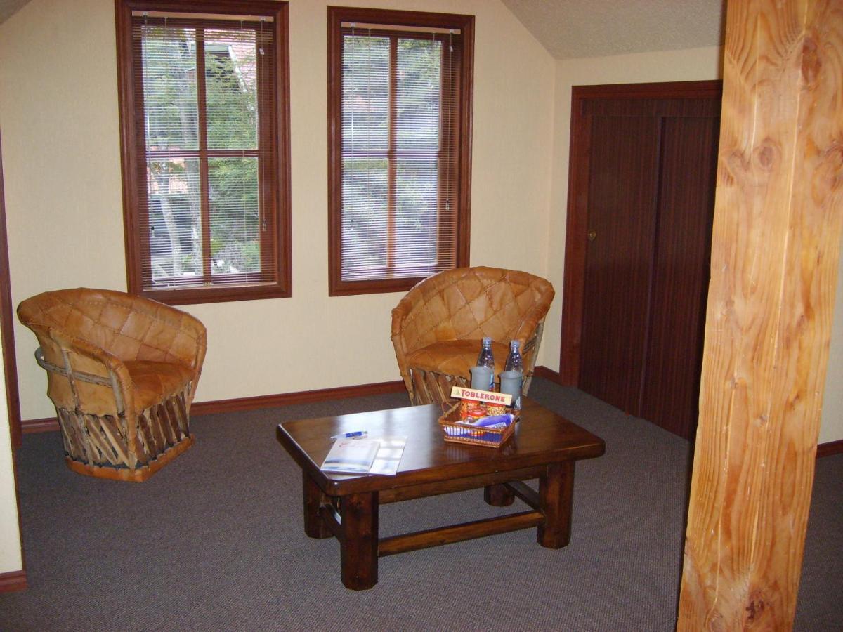 Yan Kee Way Lodge Bungalow Puerto Varas Exteriör bild
